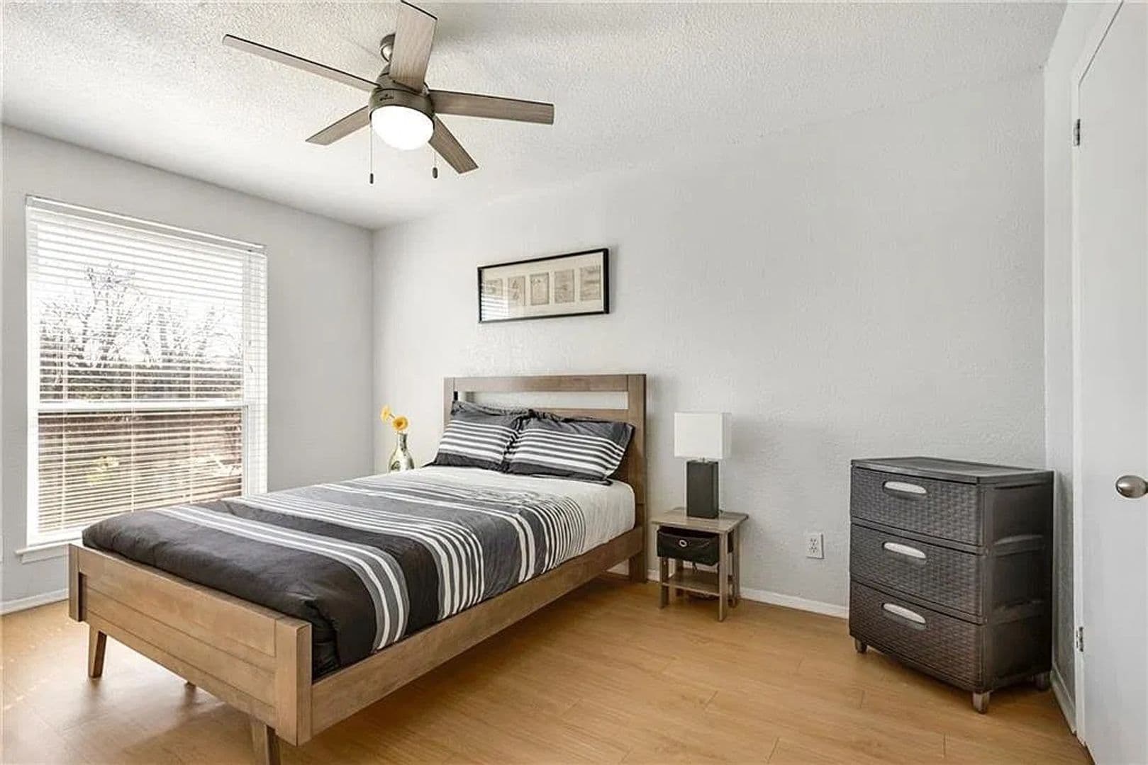 Austin House: 2401 Manor Rd