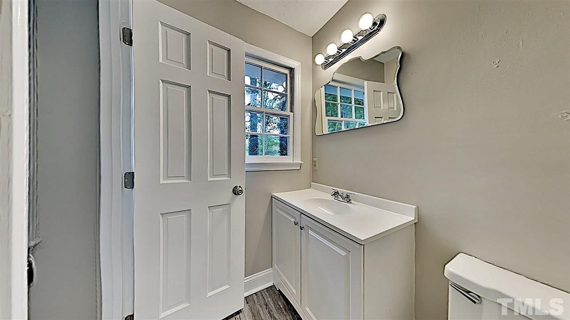 Raleigh House: 216 Woods Ream Dr