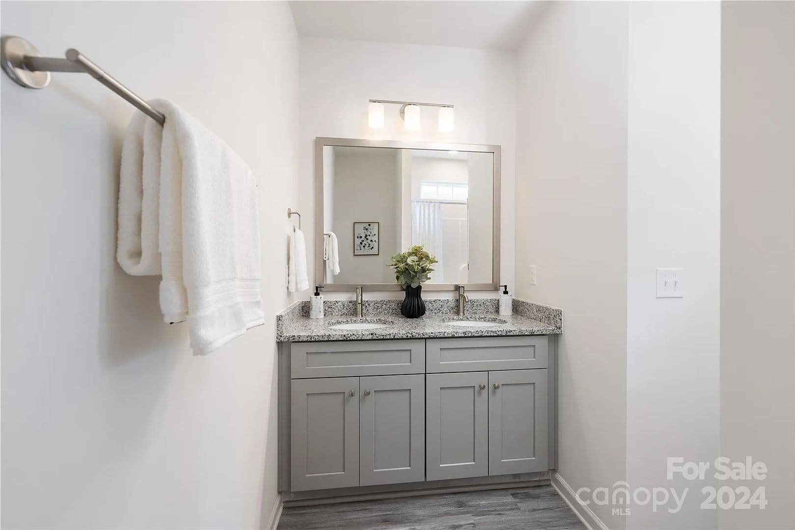 Charlotte House: 3905 Oakwood Rd