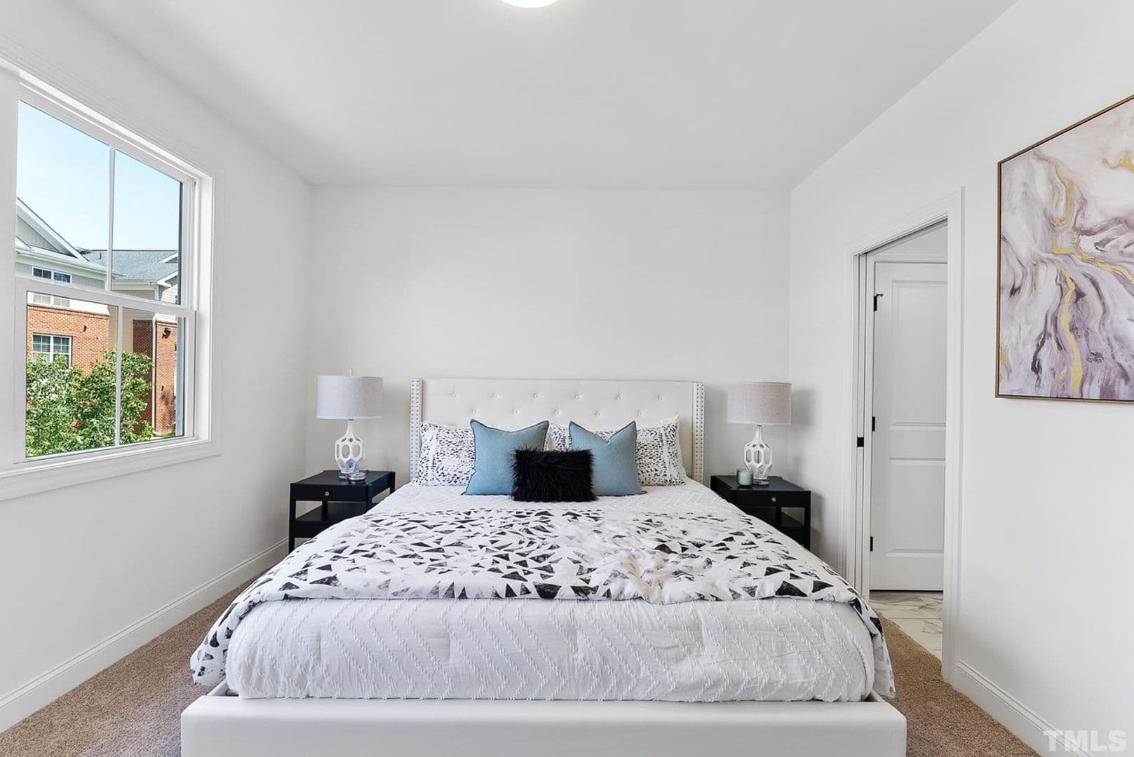 Raleigh House: 8611 Brushfoot Wy