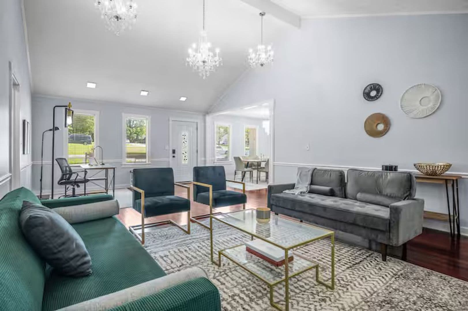 Lilburn House: 493 Greg Dr SW