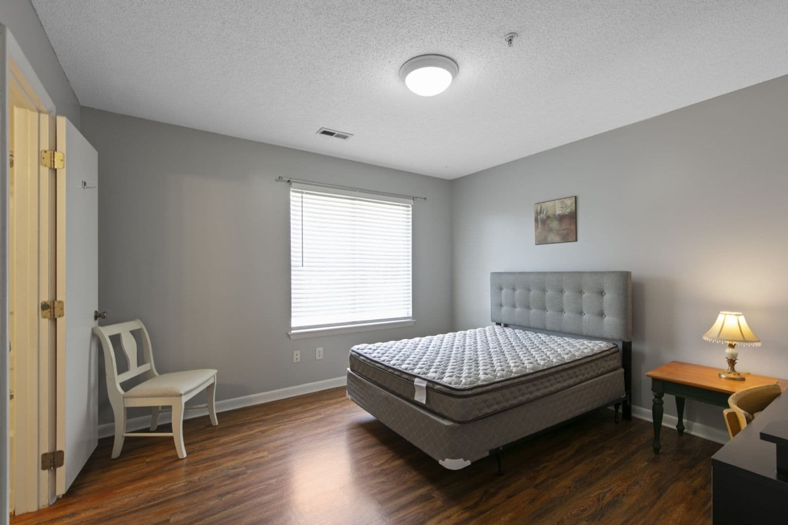 Raleigh House: 1251 #002 University Ct