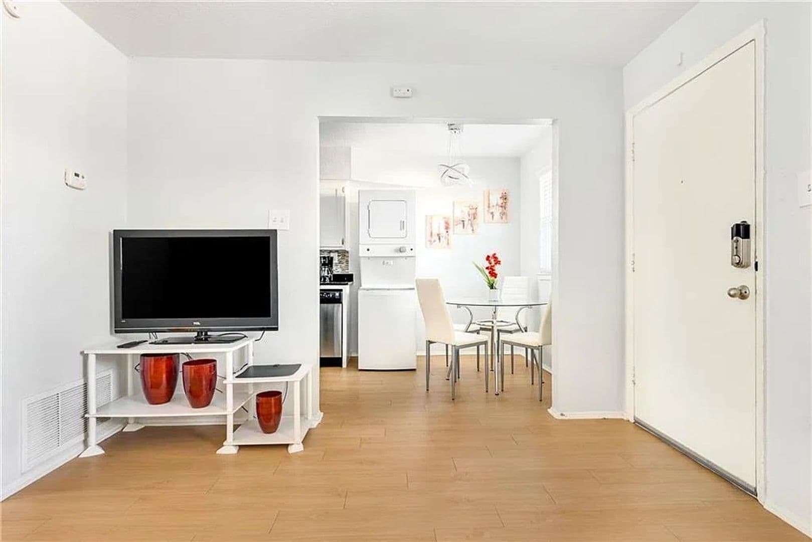 Austin House: 2401 Manor Rd