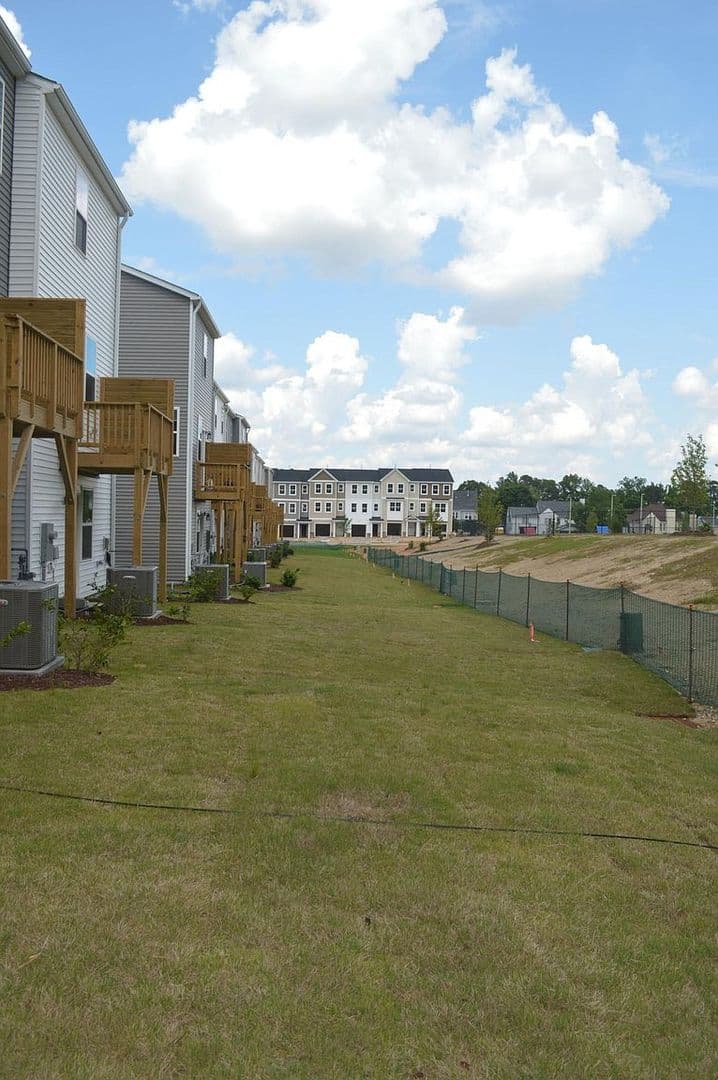 Raleigh House: 4938 Southern Magnolia Dr