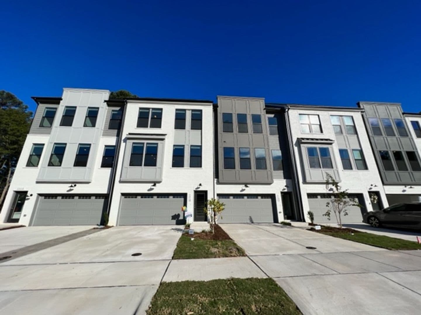 Cary House: 1110 Kiernan Grove Ln