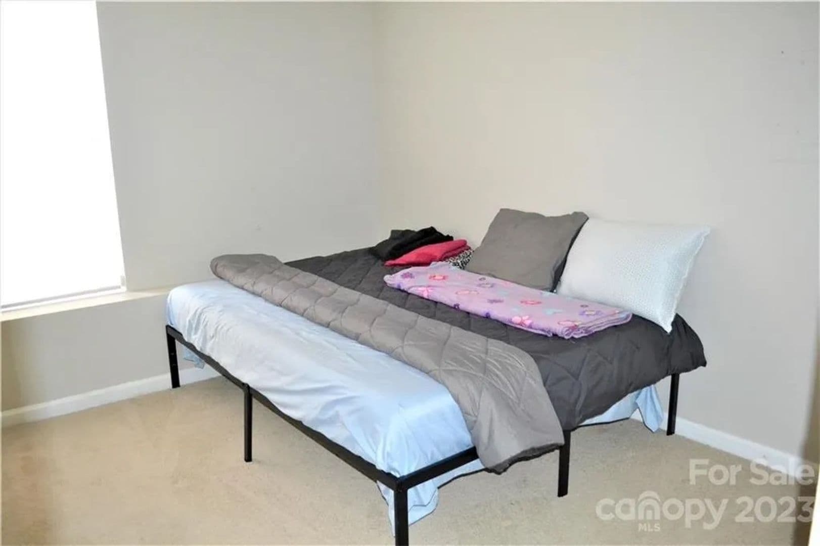 Charlotte House: 1649 Arlyn Cir