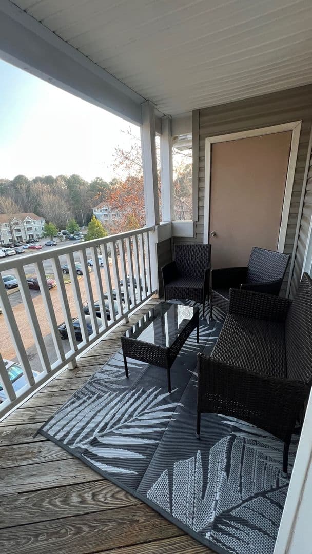 Raleigh House: 1411 Collegiate Cir