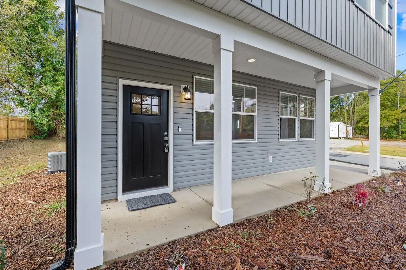 Clover House: 102 Mobley St