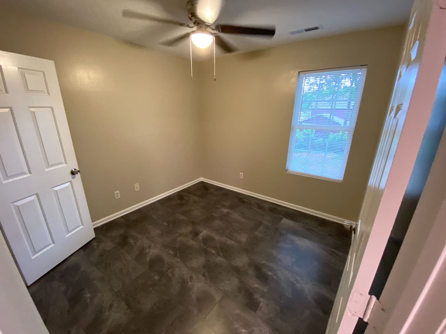 Raleigh House: 909 Bragg St