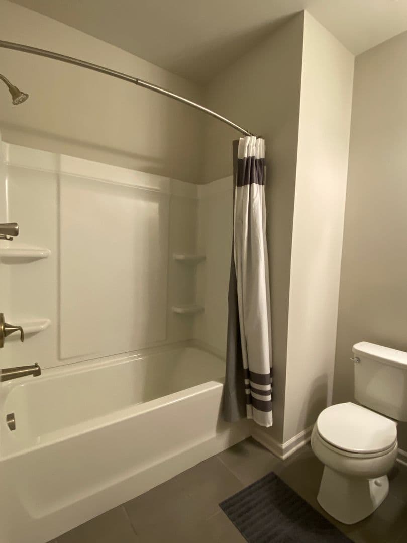 Charlotte House: 9436 Ainslie Downs St