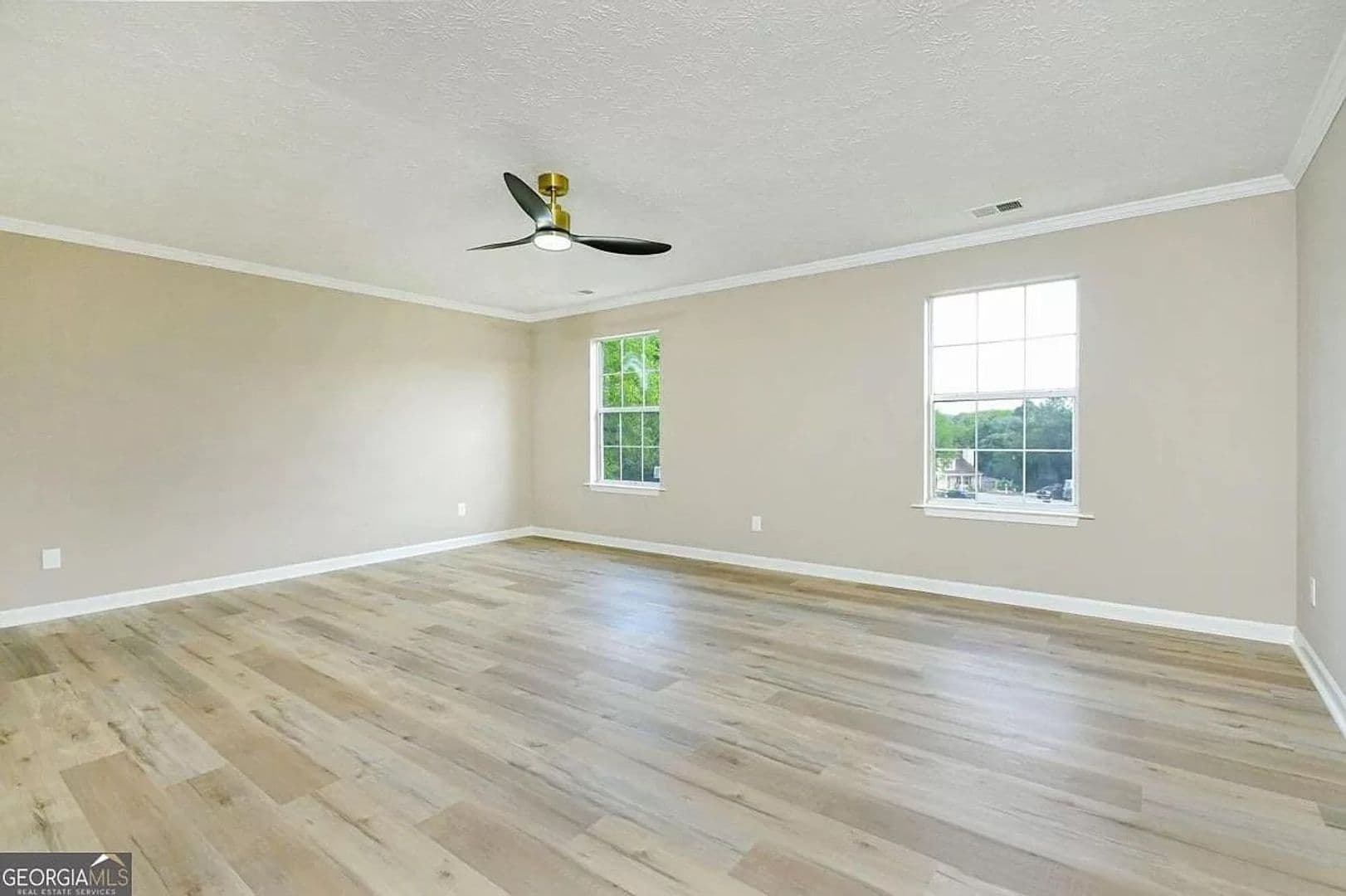 Decatur House: 3840 Brown Dr