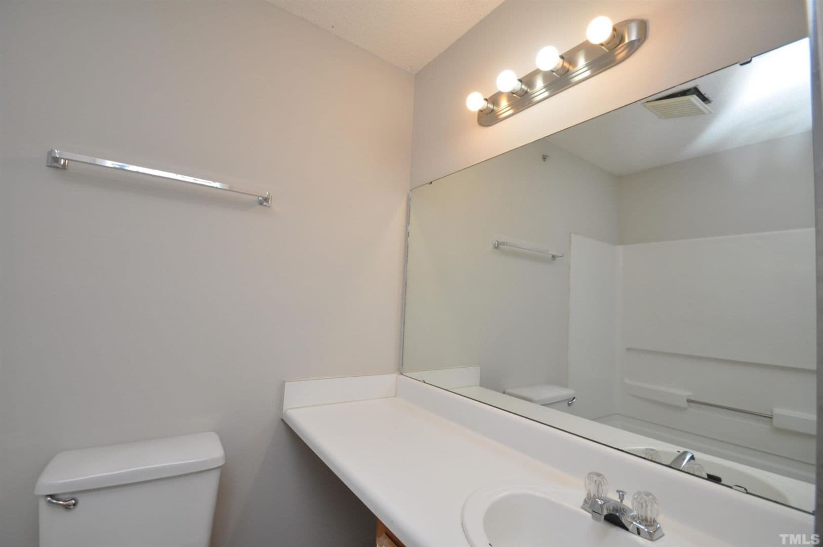 Raleigh House: 1331 #302 Crab Orchard Dr