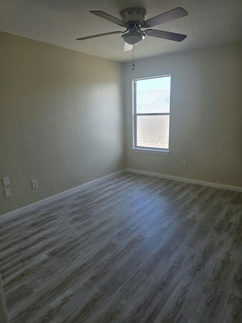 Pflugerville House: 4000 White Water Way
