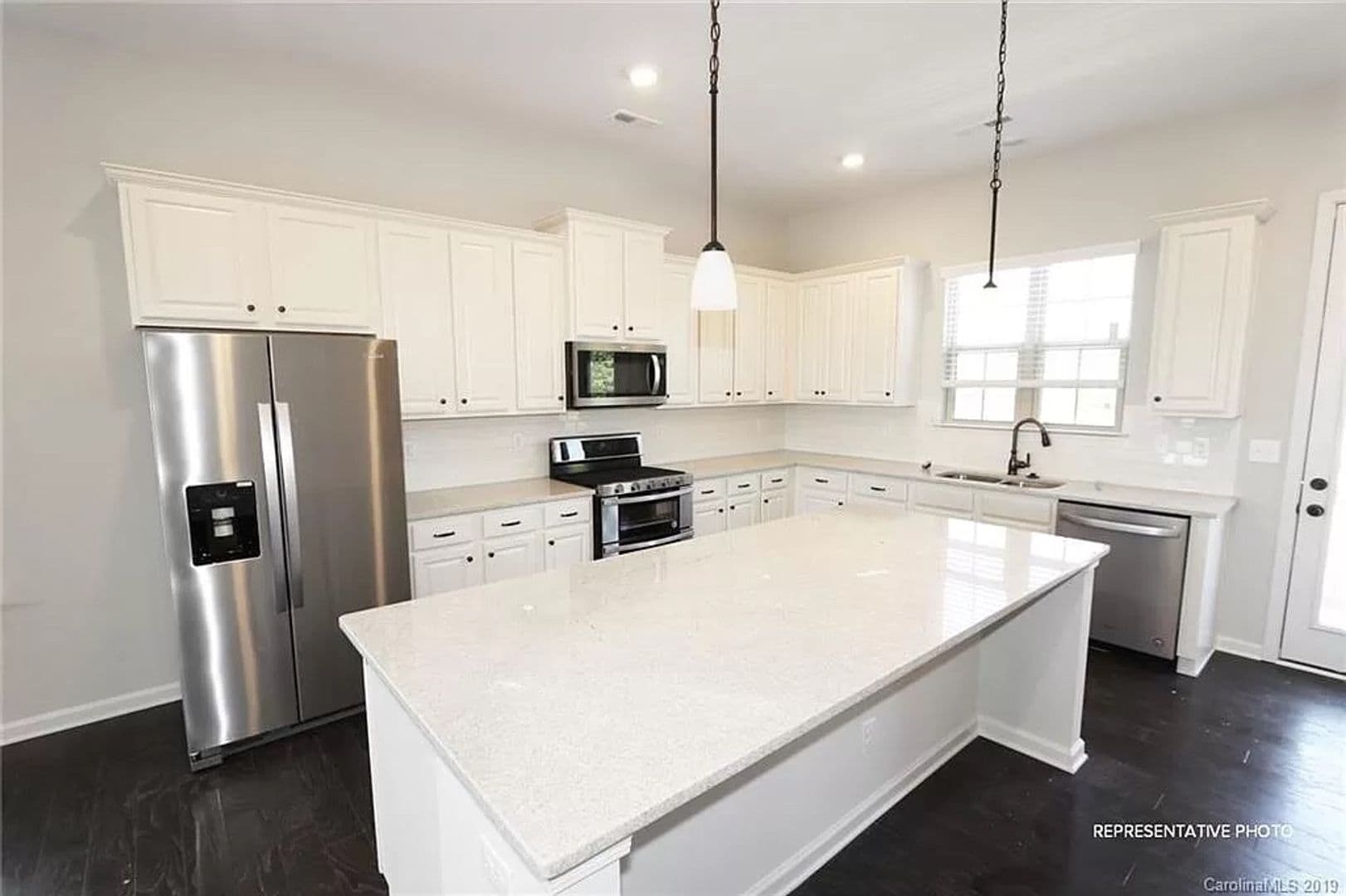 Charlotte House: 9436 Ainslie Downs St