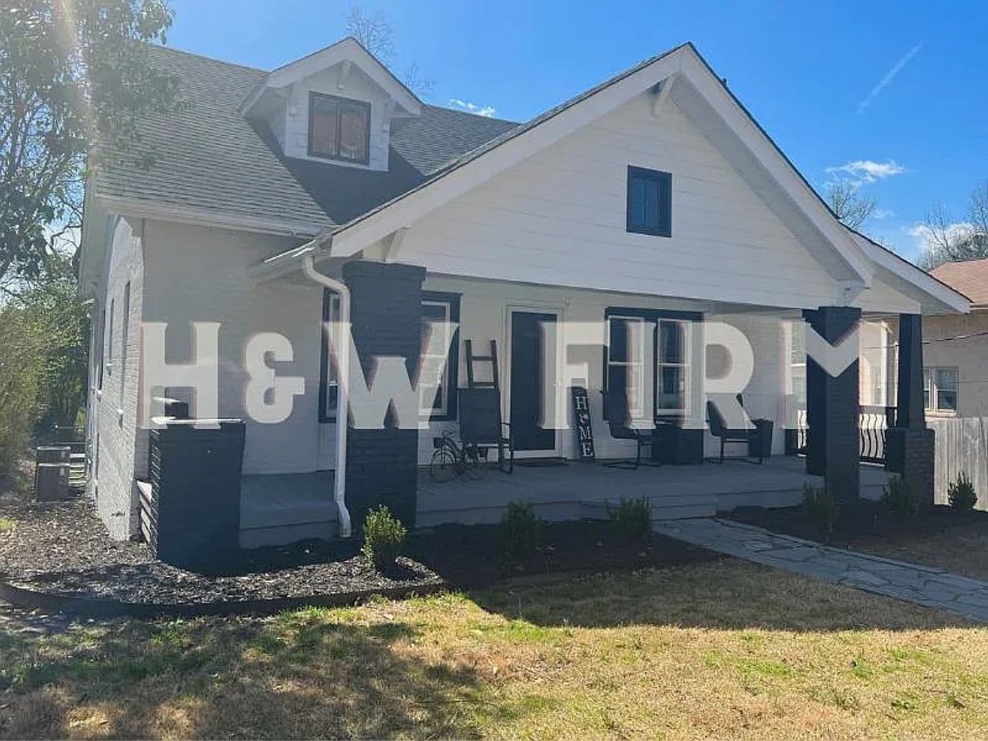 Durham House: 404 Formosa Ave