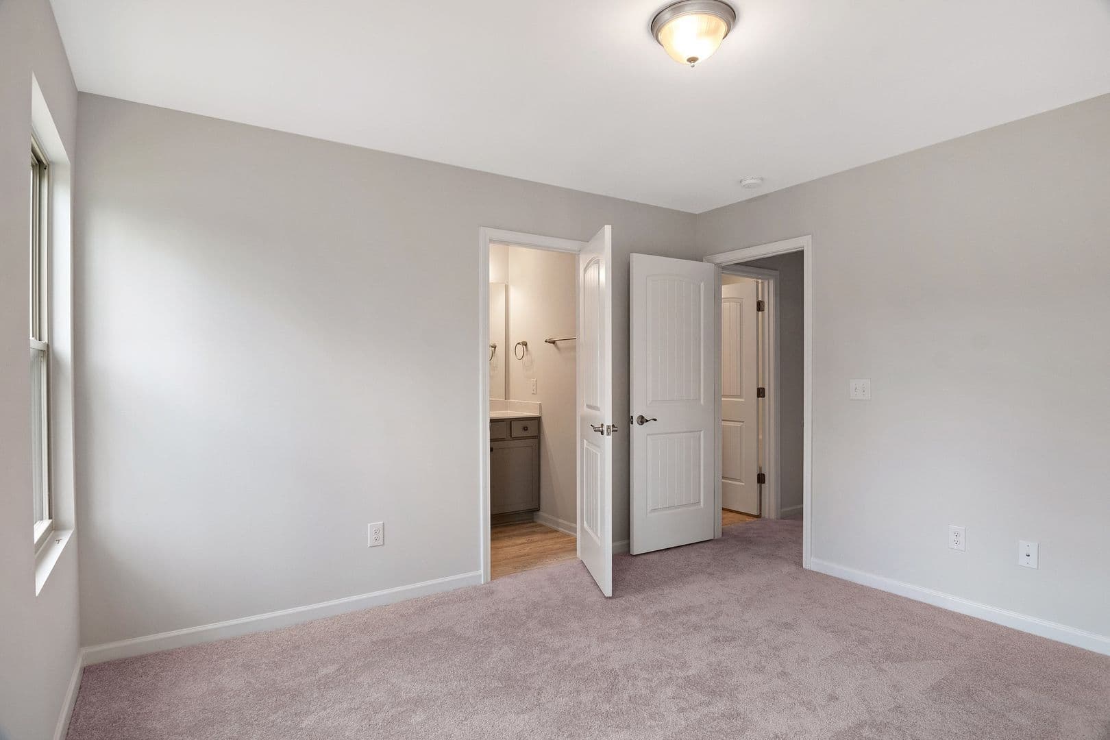 Raleigh House: 309 Switch St