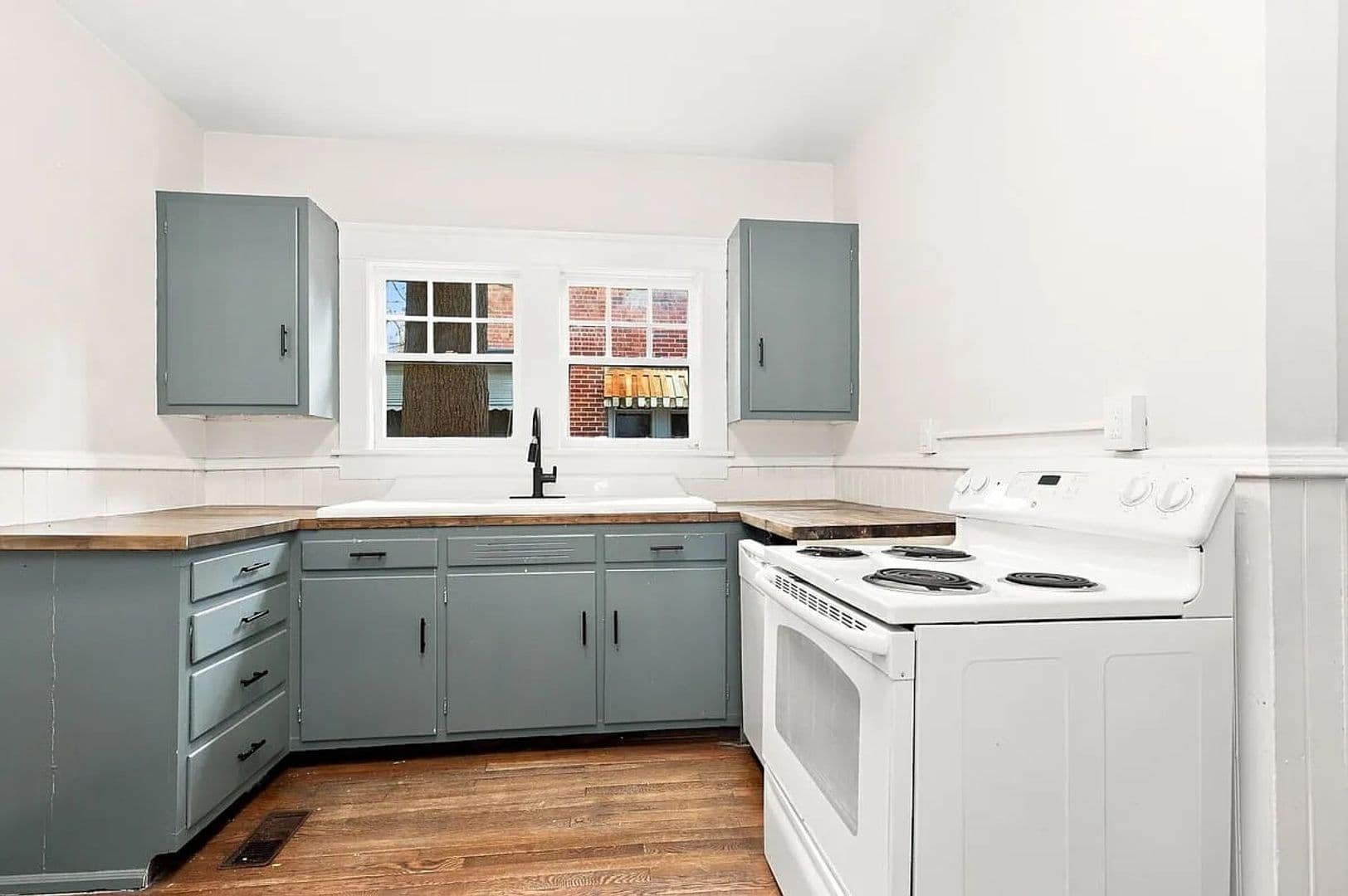 Greensboro House: 1606 Walker Ave