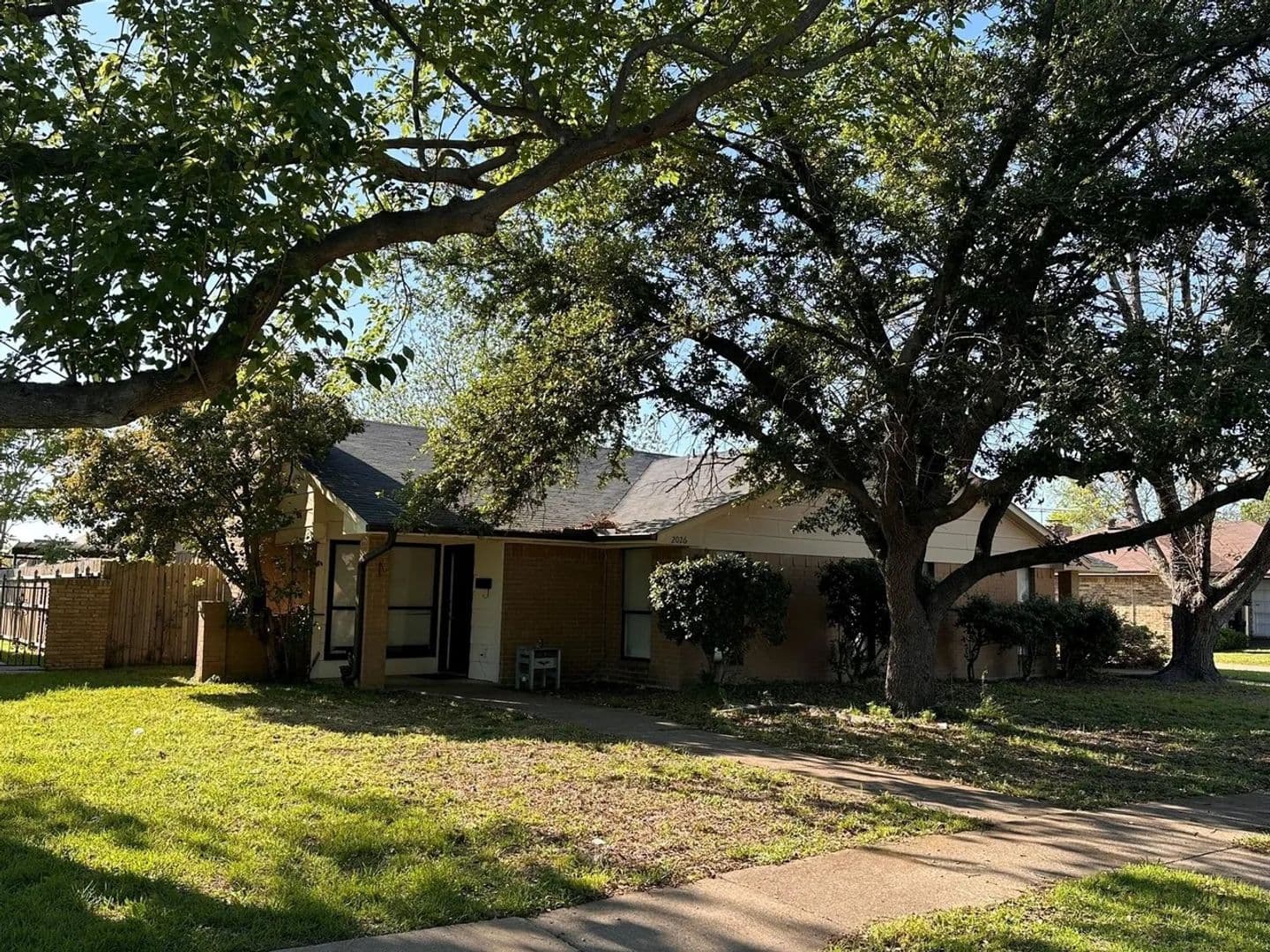 Garland House: 2026 Santa Anna Dr