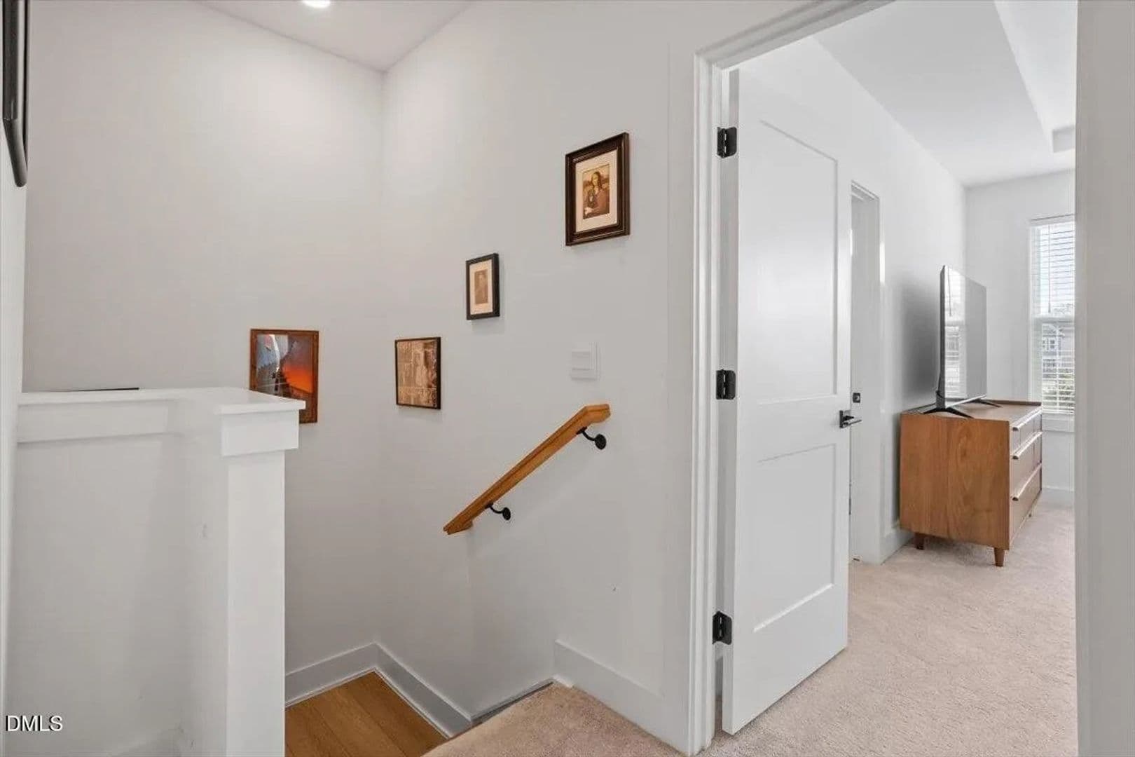 Knightdale House: 522 Billingshurst Wy