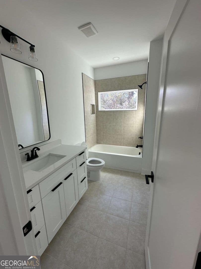 Atlanta House: 1239 Plaza Ave SW