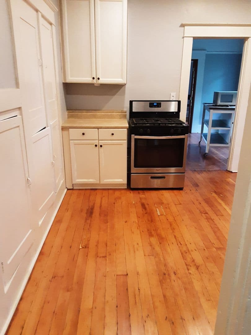 Portland Apartment: 3932-3938 N. Albina Ave