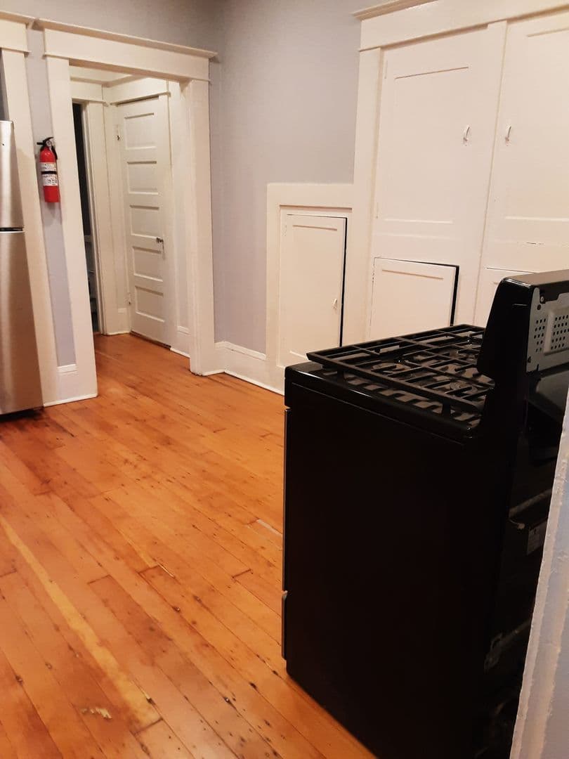 Portland Apartment: 3932-3938 N. Albina Ave