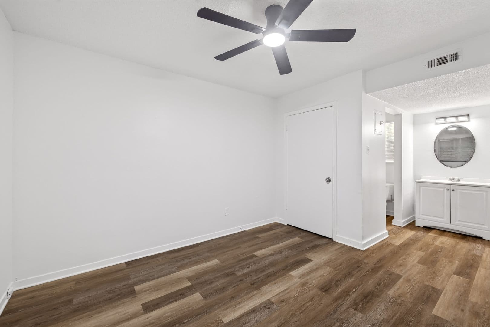 Austin Apartment: 5210 Joe Sayers Ave
