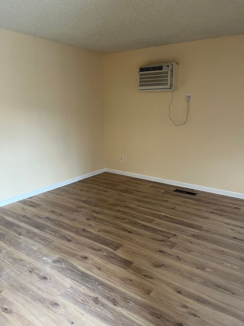 Reno Apartment: 322 and 324 Thoma St