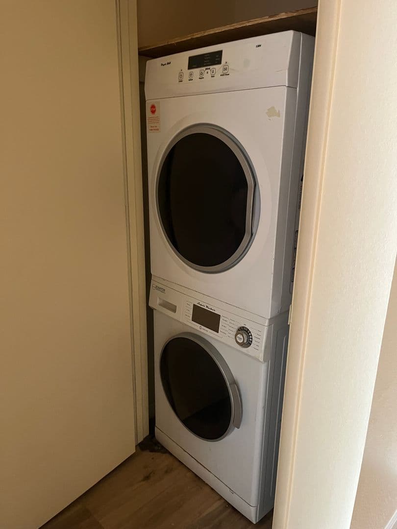 Reno Apartment: 322 and 324 Thoma St