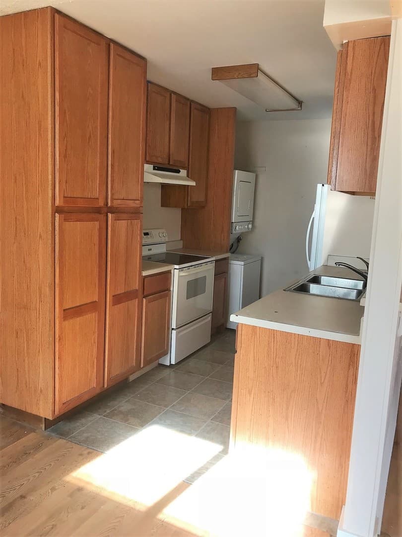 Reno House: 840  Jamaica #3