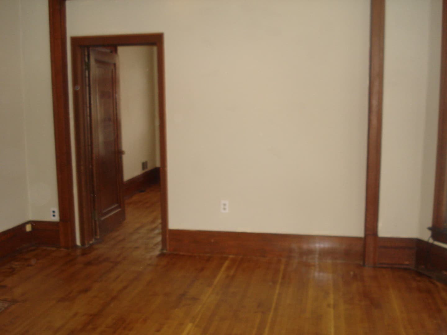Austin Apartment: 915 1st Drive NW