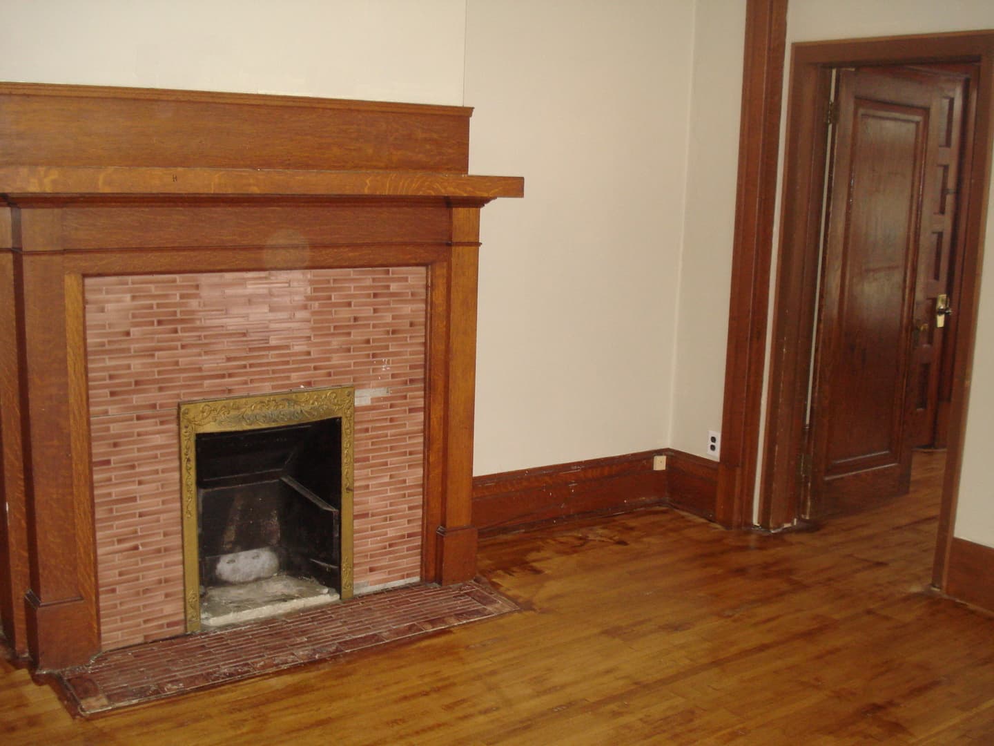 Austin Apartment: 915 1st Drive NW