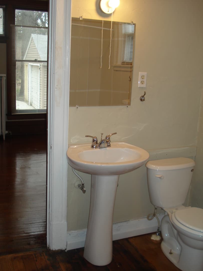 Austin Apartment: 915 1st Drive NW