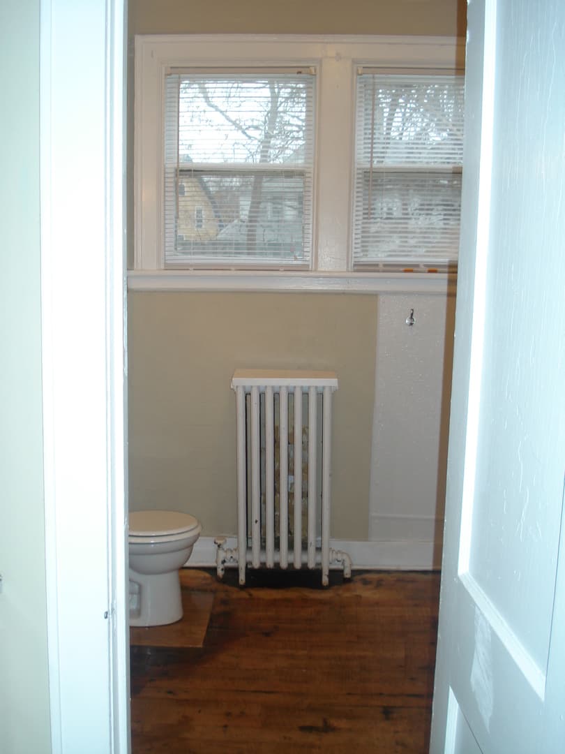 Austin Apartment: 915 1st Drive NW