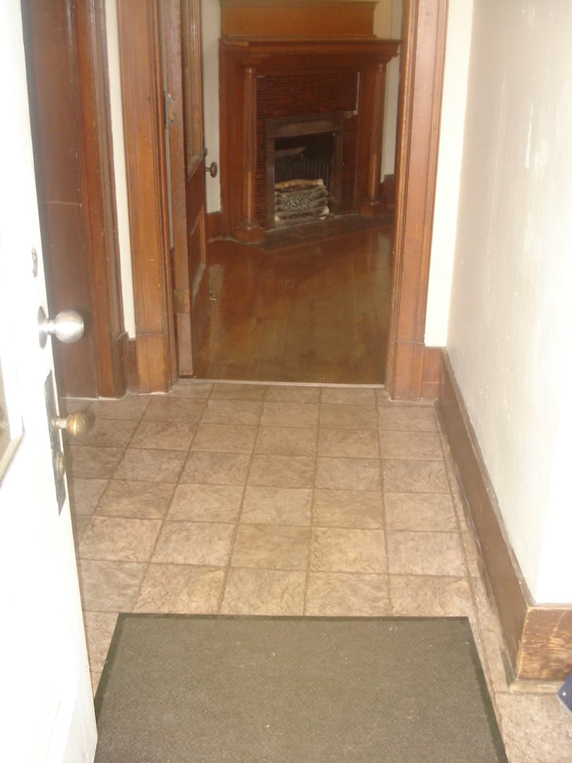 Austin Apartment: 915 1st Drive NW
