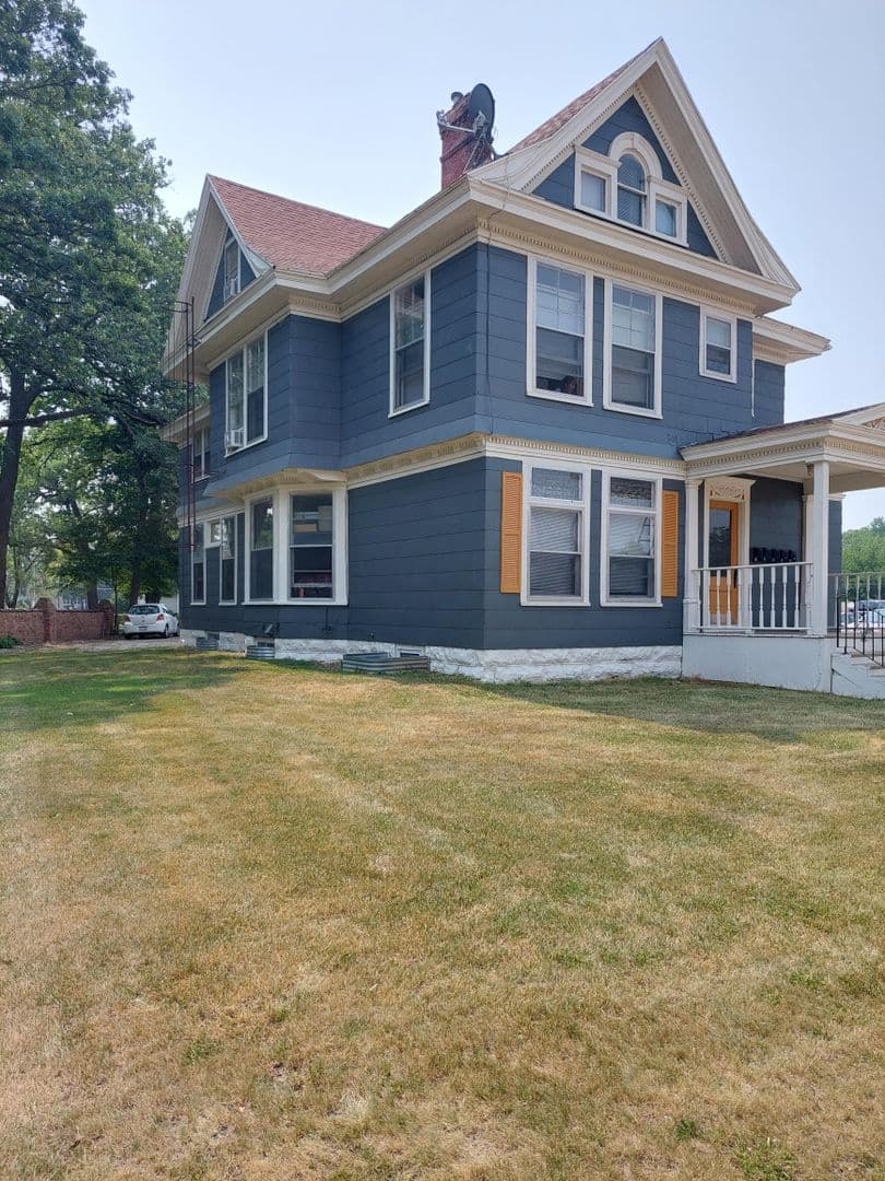 Austin Apartment: 915 1st Drive NW