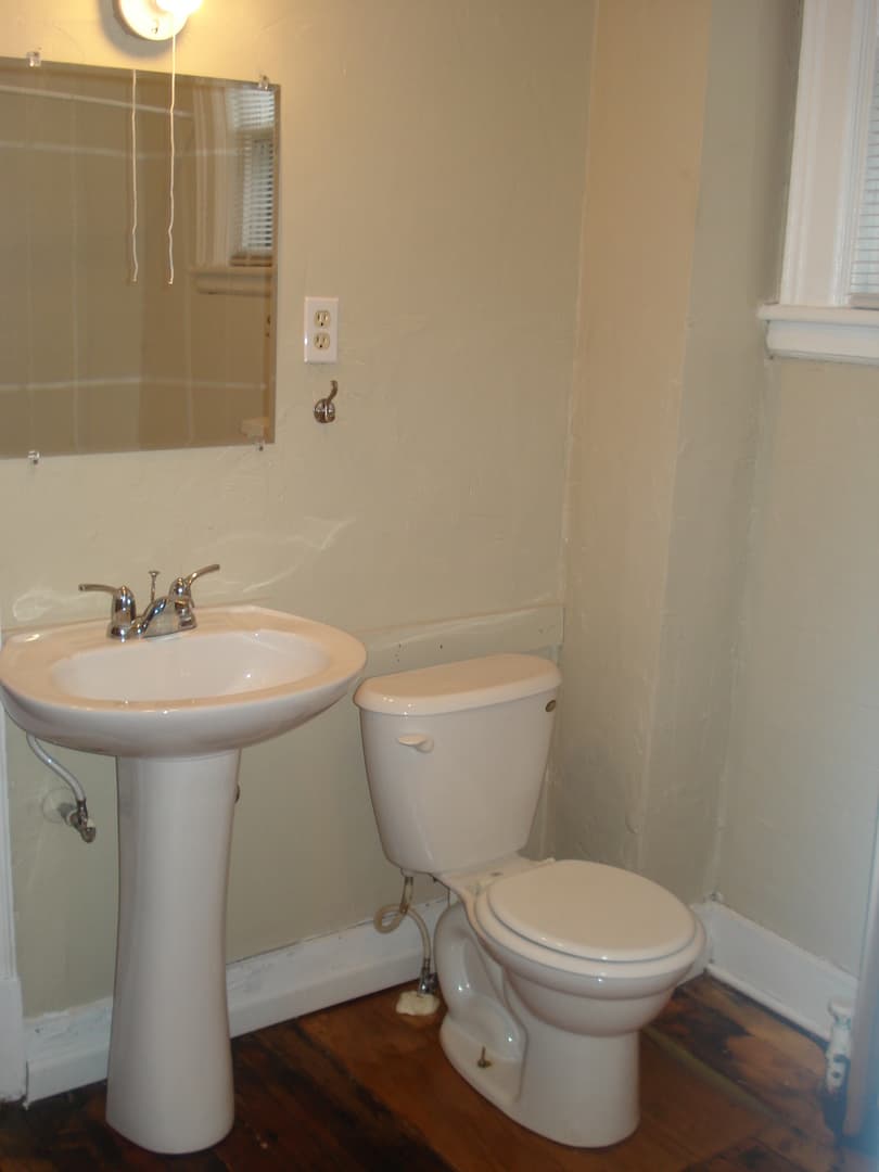 Austin Apartment: 915 1st Drive NW