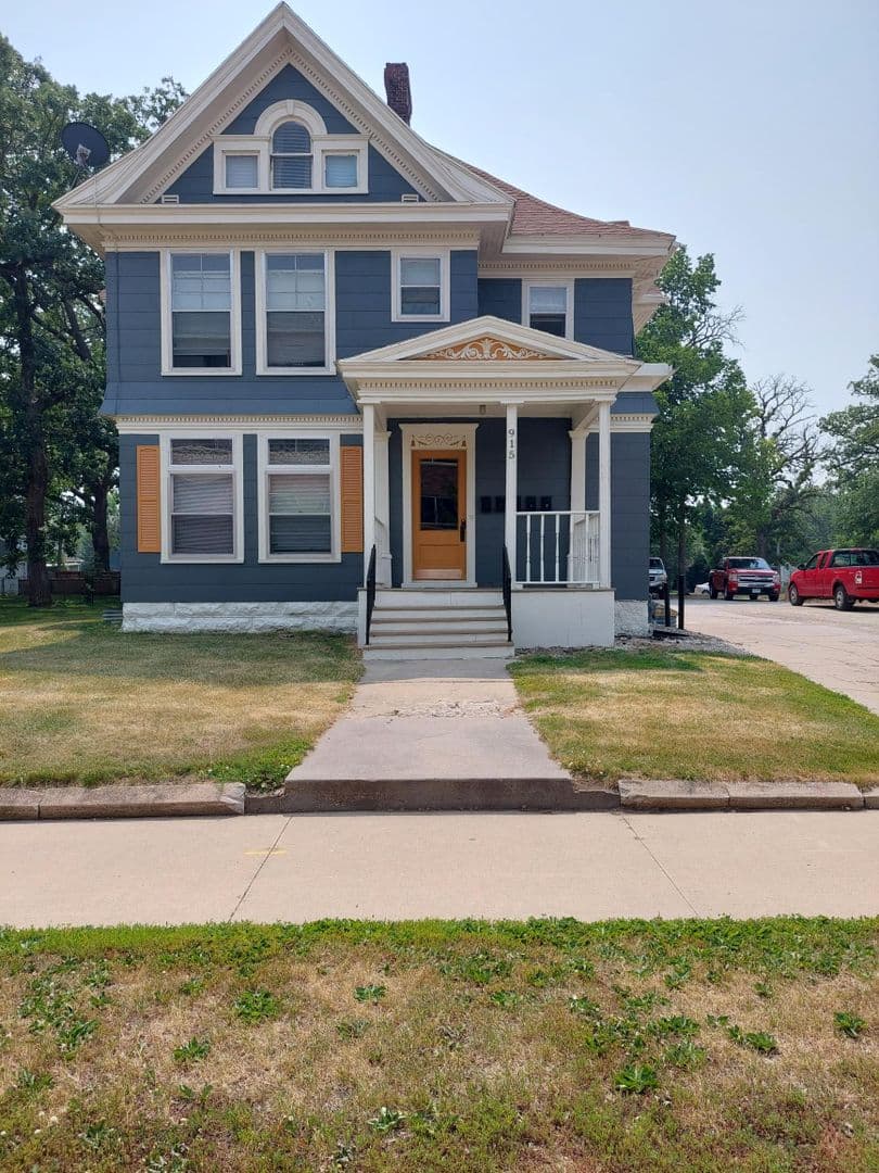 Austin Apartment: 915 1st Drive NW