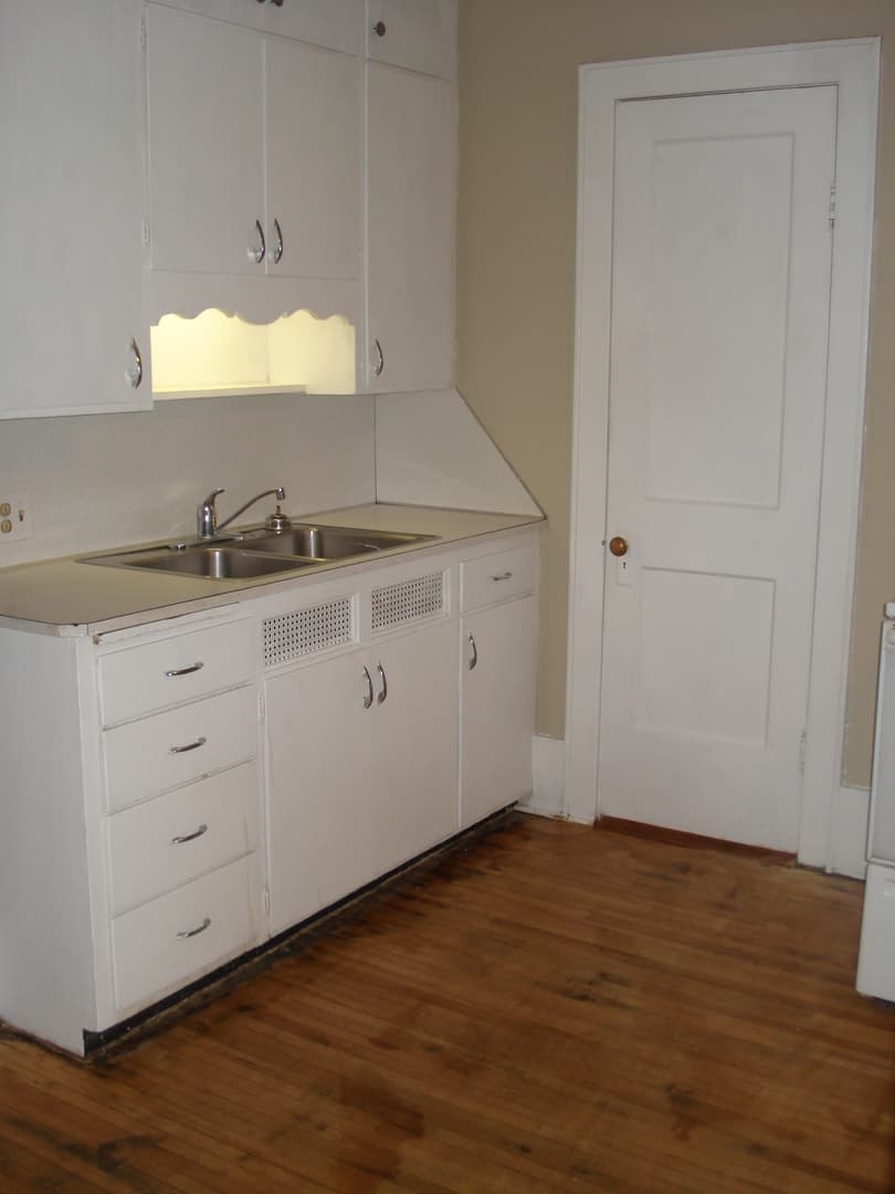 Austin Apartment: 915 1st Drive NW