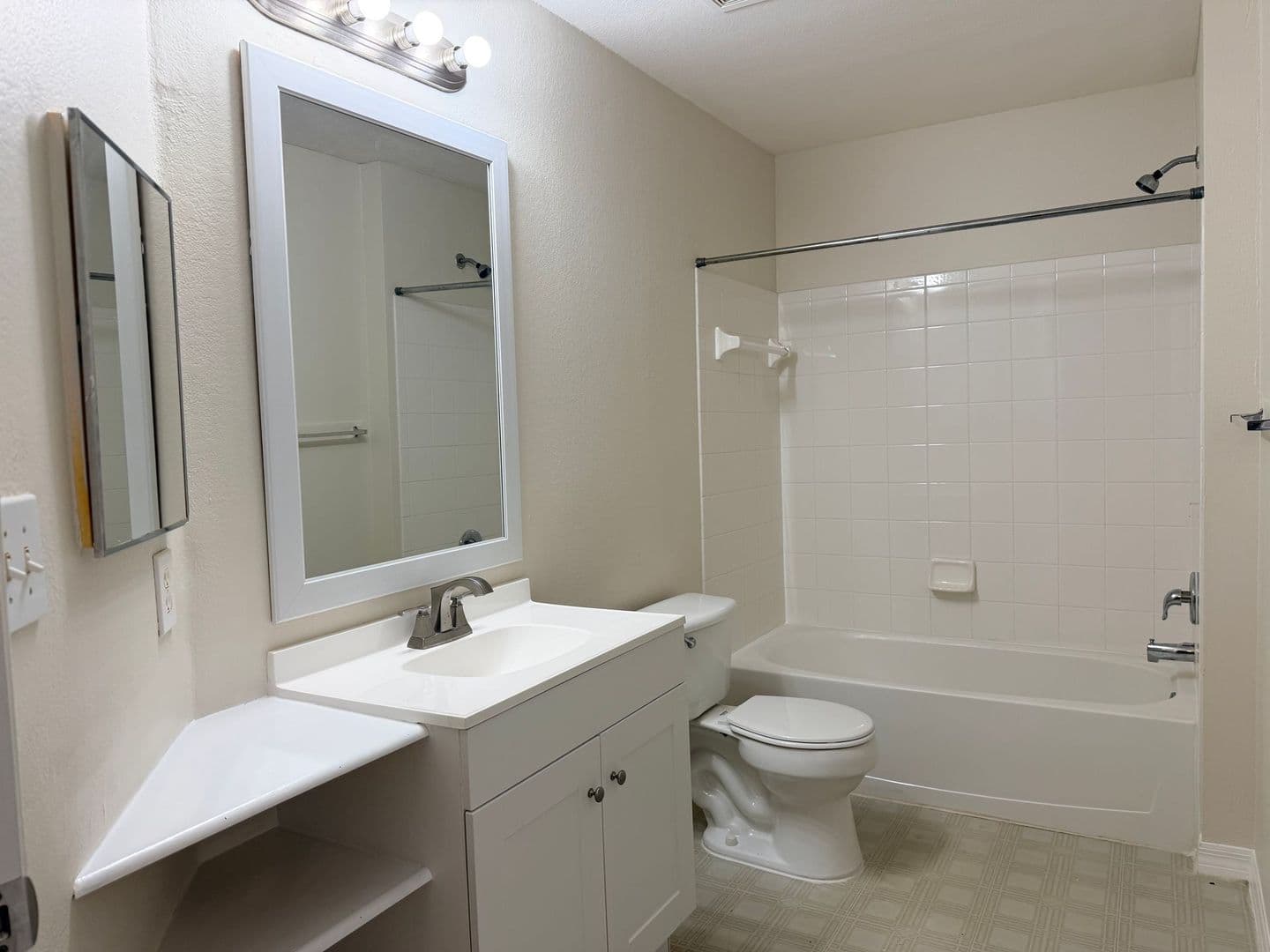 Ocoee Condo: 2025 Erving Circle #103