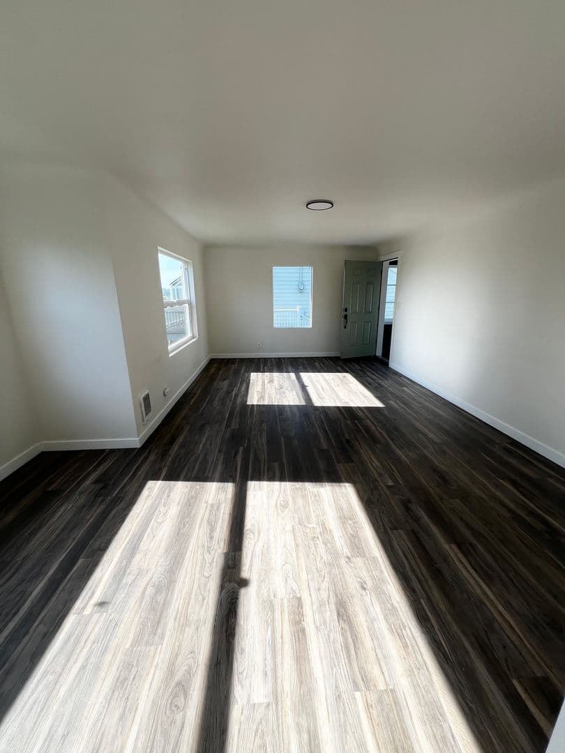 Bremerton Apartment: 804/806 S Marion Ave