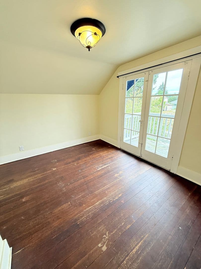 Bremerton Apartment: 1747 6th St.