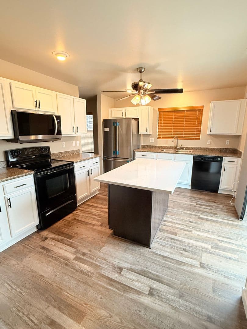 Port Orchard House: 4250 Swift Ave SW