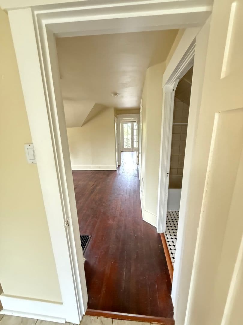 Bremerton Apartment: 1747 6th St.