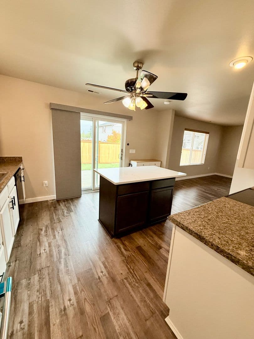 Port Orchard House: 4250 Swift Ave SW