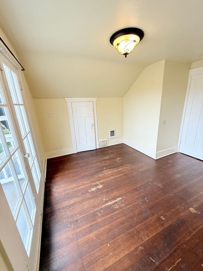 Bremerton Apartment: 1747 6th St.