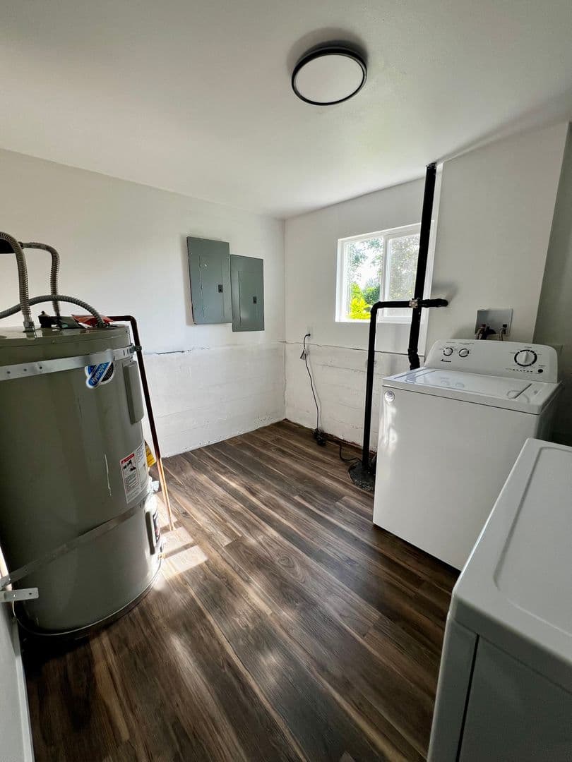 Bremerton Apartment: 804/806 S Marion Ave