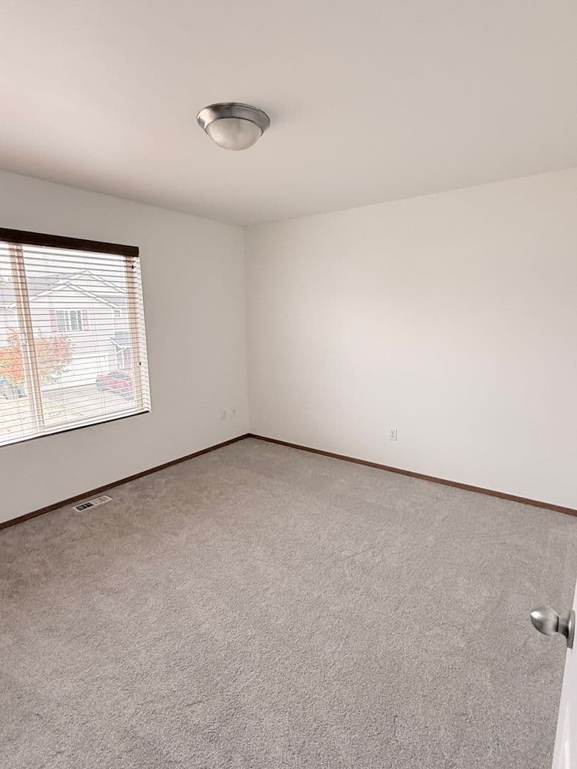 Port Orchard House: 4250 Swift Ave SW