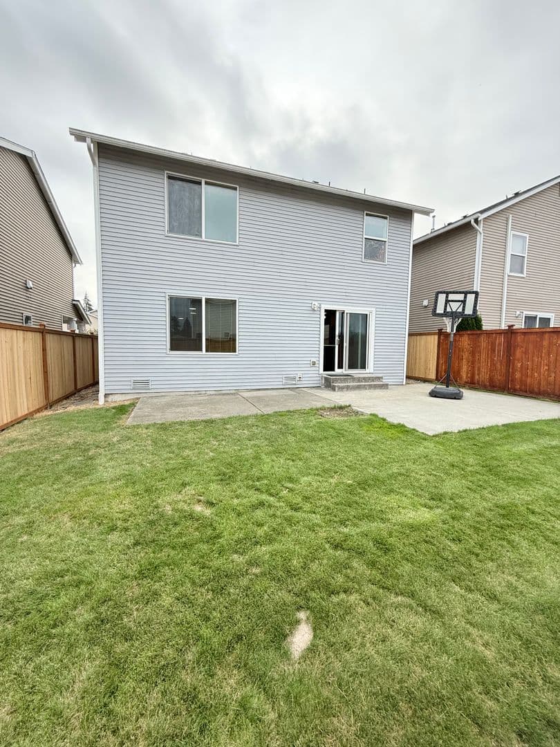 Port Orchard House: 4250 Swift Ave SW