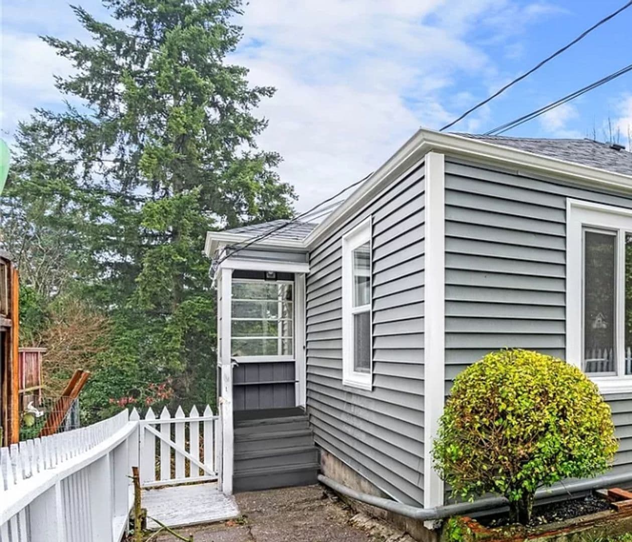 Bremerton Apartment: 804/806 S Marion Ave